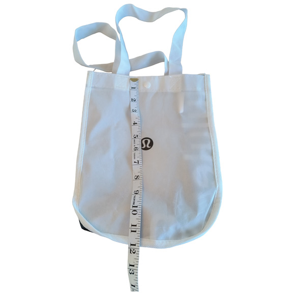 LULULEMON  Reusable Storage Bag  Medium Size Double Handle Snap close White Logo - Picture 7 of 13